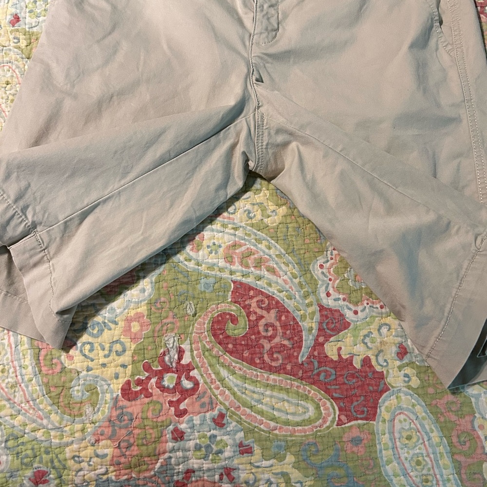 Eddie Bauer Kakki shorts - Picture 2 of 4